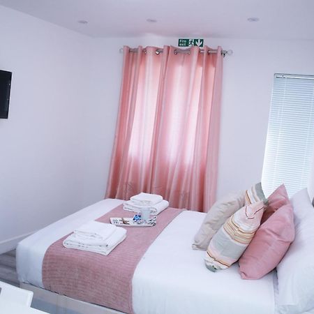 Harrow Luxury Flat With Free Parking. Apartman London Kültér fotó