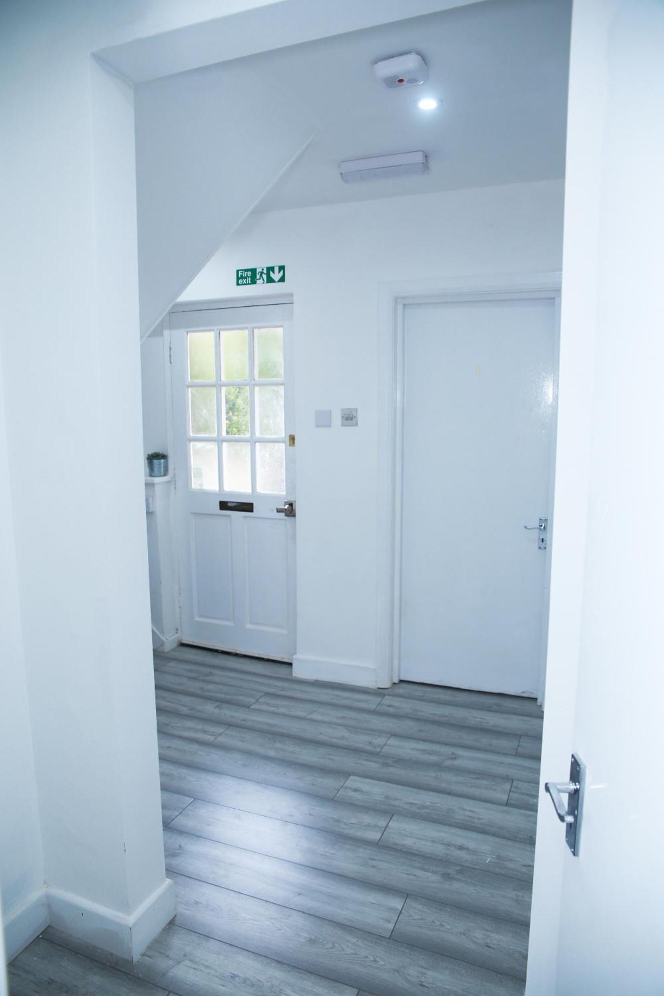 Harrow Luxury Flat With Free Parking. Apartman London Kültér fotó